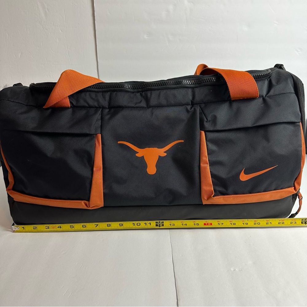 ❌SOLD❌Nike Large Duffel Bag Texas Longhorns Training Black Orange Pockets Gym - Picture 14 of 16